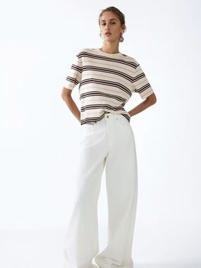 Striped Short Sleeve Knit Top in Cream and Black